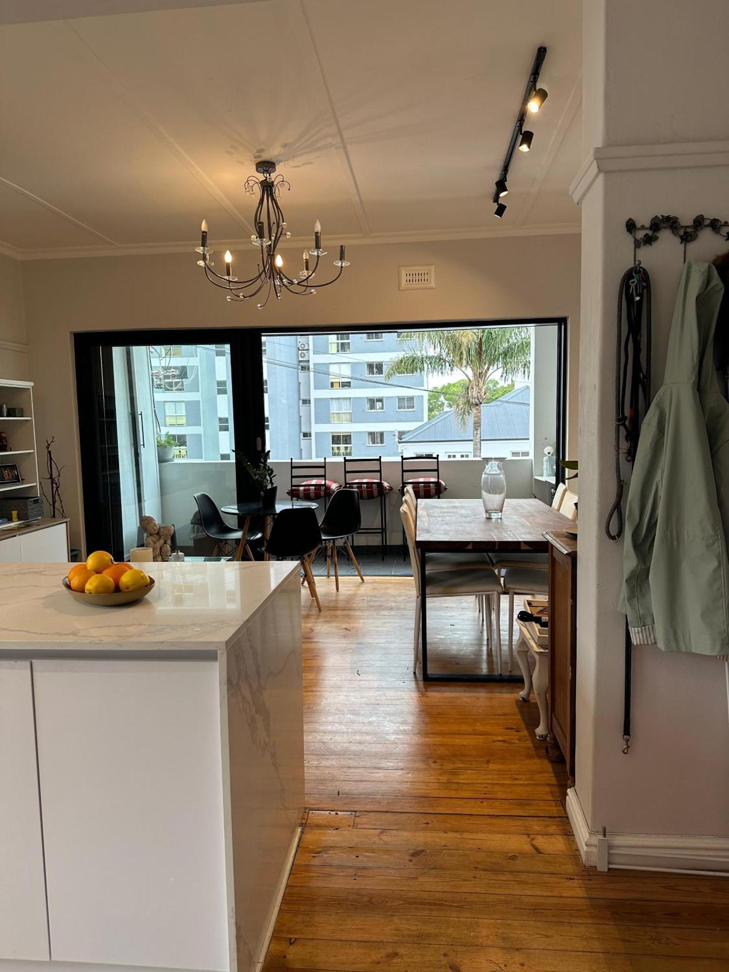 Private Room In Green Point - Atlantic Seaboard - ケープタウン エクステリア 写真