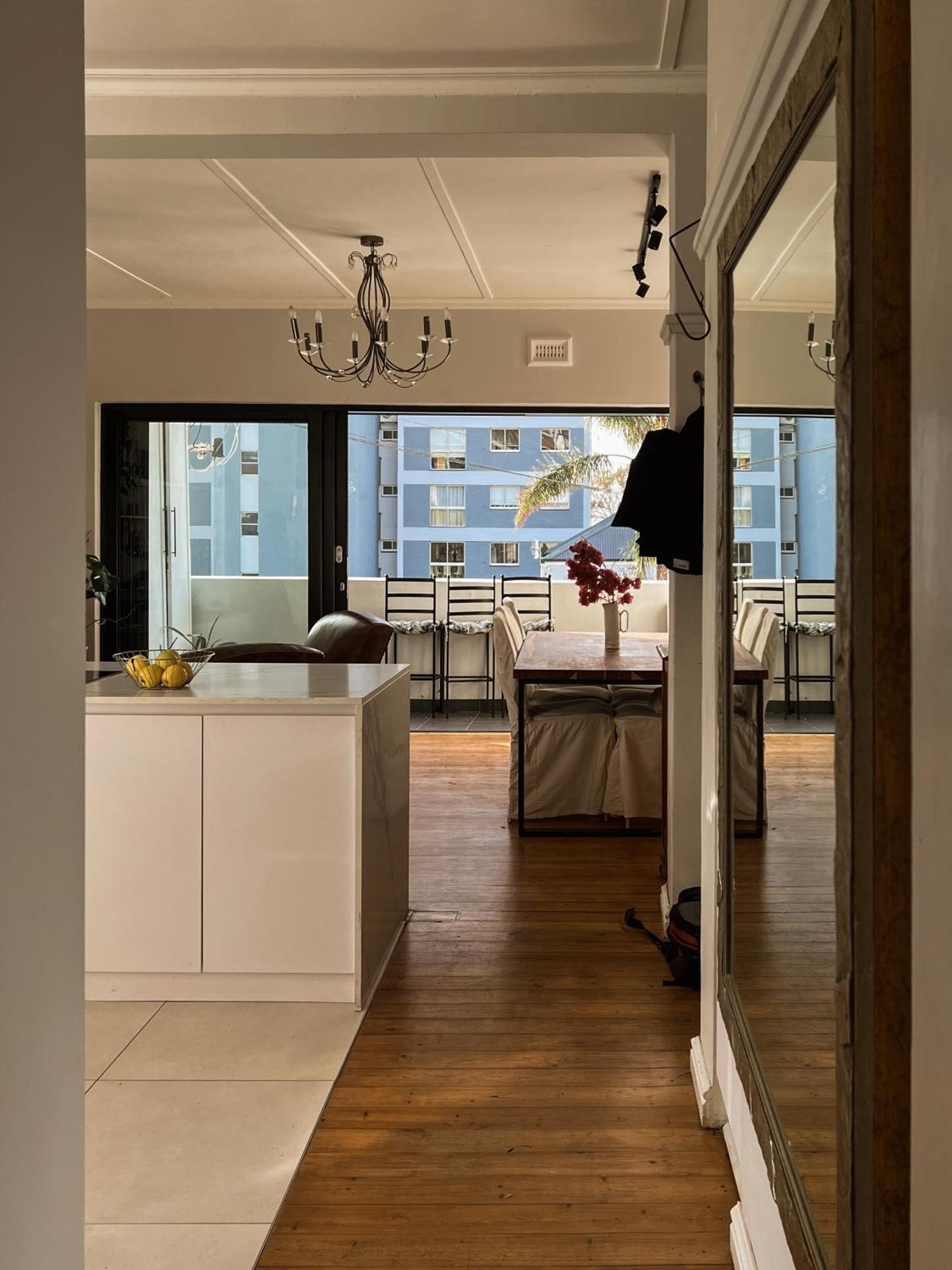 Private Room In Green Point - Atlantic Seaboard - ケープタウン エクステリア 写真