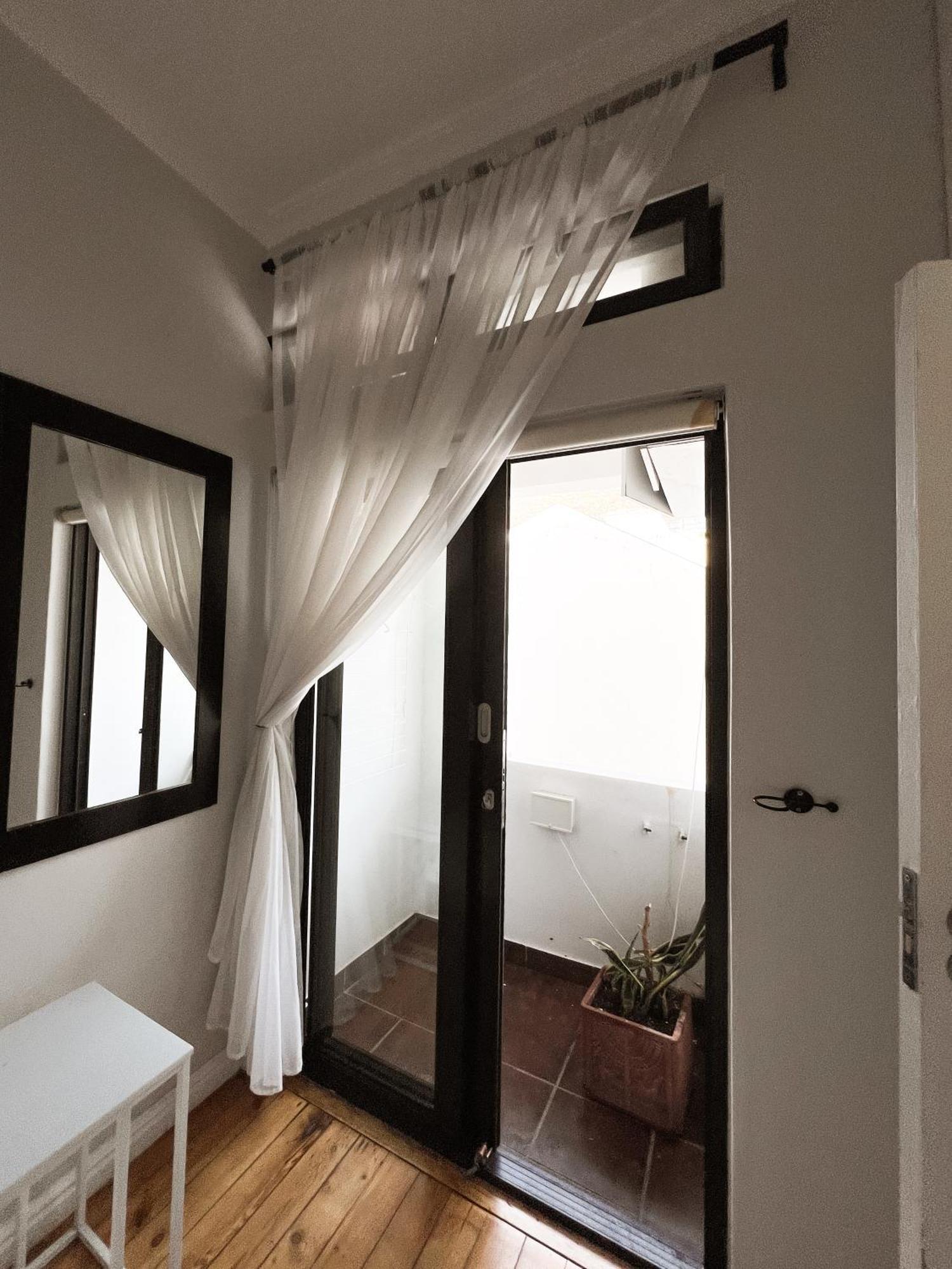 Private Room In Green Point - Atlantic Seaboard - ケープタウン エクステリア 写真