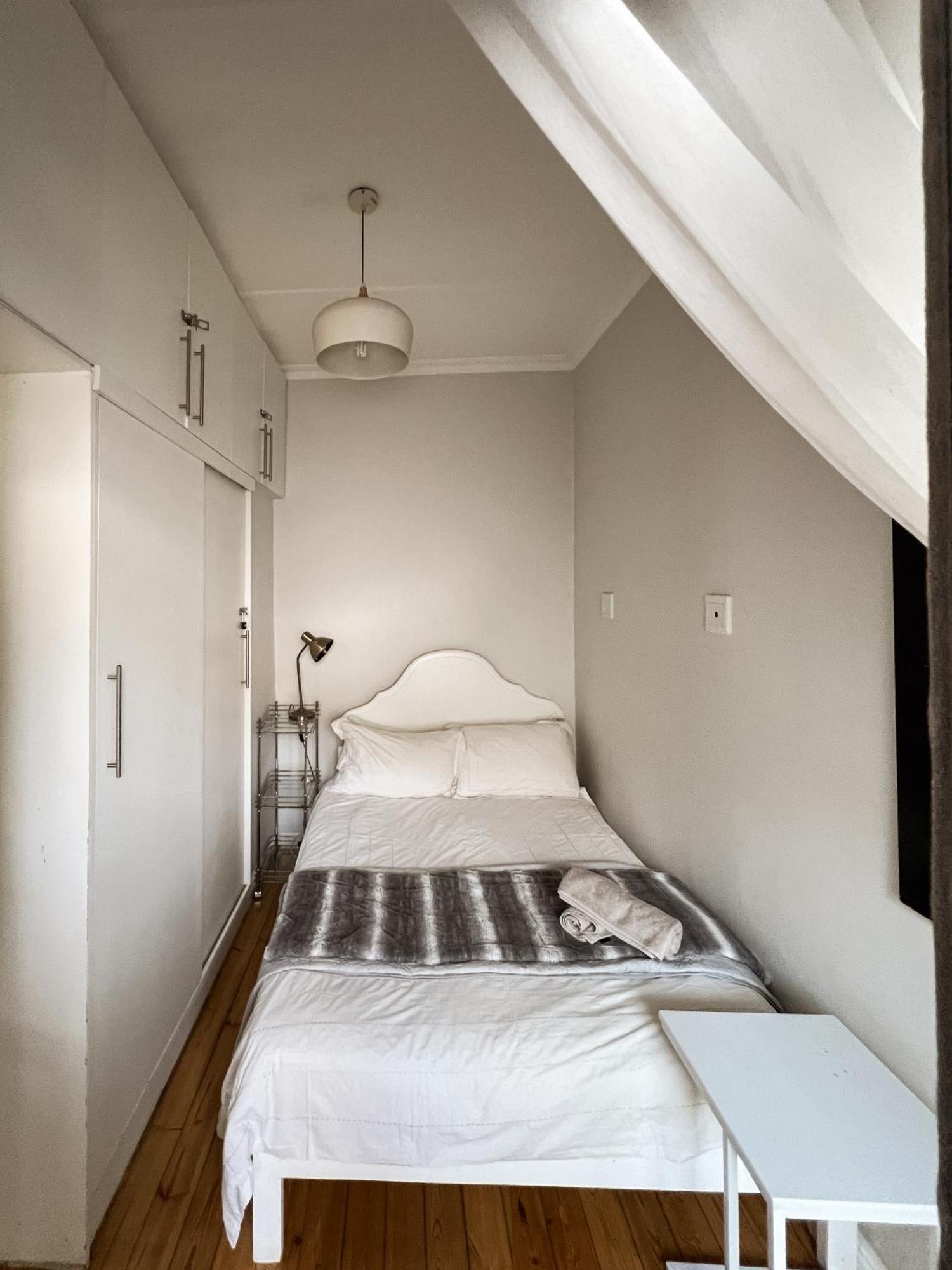 Private Room In Green Point - Atlantic Seaboard - ケープタウン エクステリア 写真
